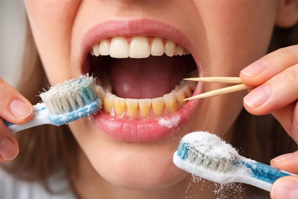 découvrez les erreurs à éviter pour enlever le tartre sur vos dents en toute sécurité et préserver votre santé bucco-dentaire.
